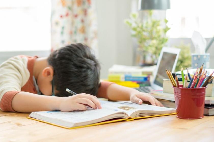 Anak Stres Belajar di Rumah? Ini Tips dari Sekolah Lawan Corona